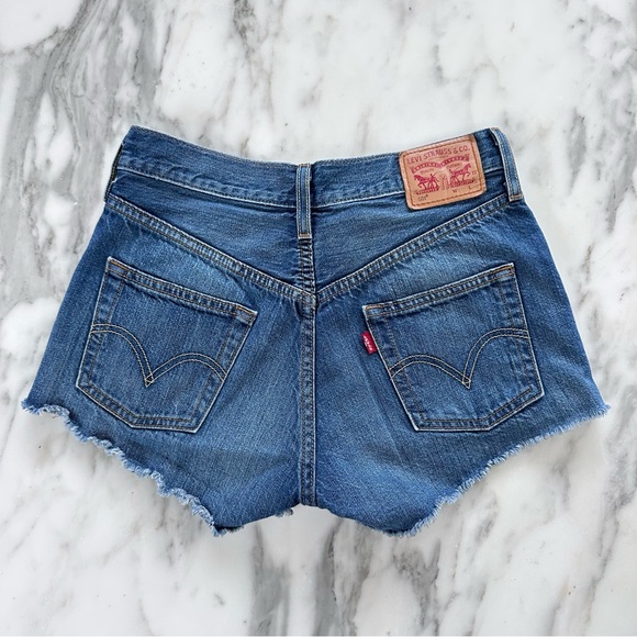 Levi’s 501 Mid-Rise Medium Wash Denim Cutoff Shorts • Sz 25 - Picture 7 of 11